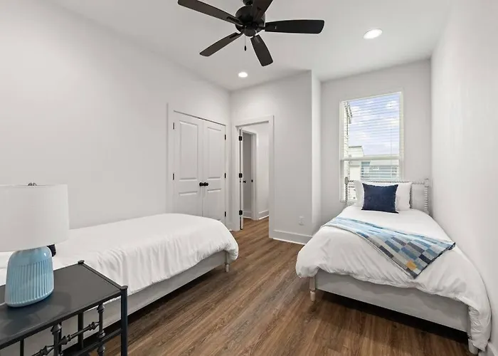 Villa Cajun French House-2 King Beds-near Sports Complex