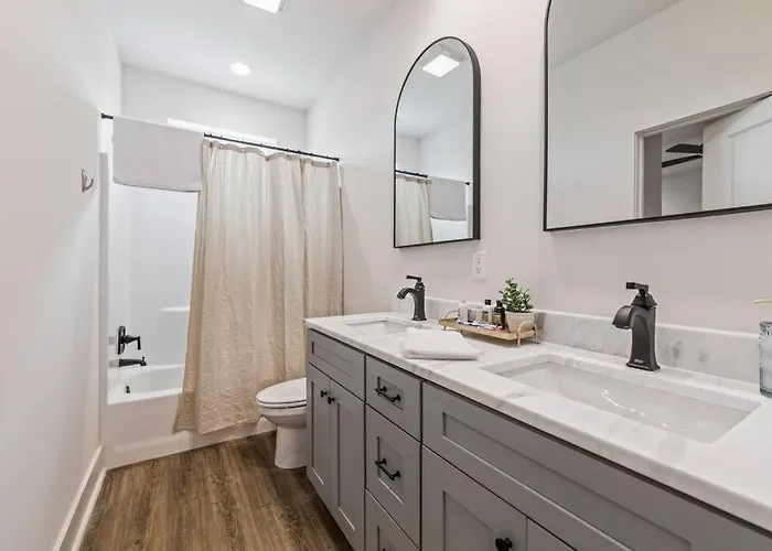 Villa Cajun French House-2 King Beds-near Sports Complex Lafayette