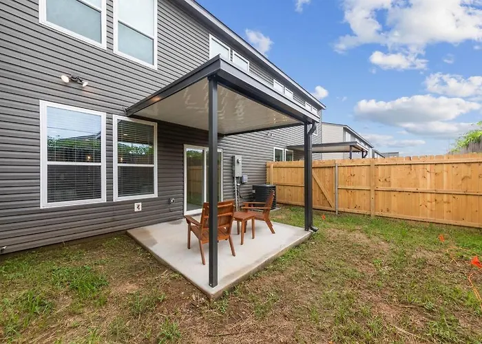 Villa Cajun French House-2 King Beds-near Sports Complex